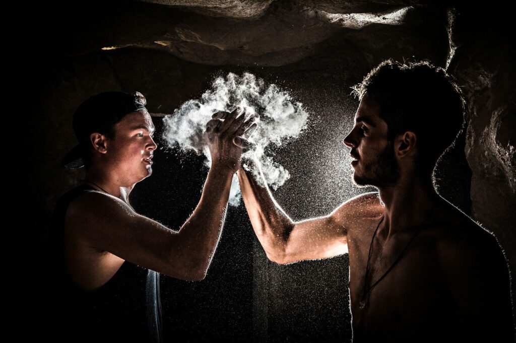 Bouldern, High Five, Magnesium, Spray, Action, Sportfotograf, Lorenz Masser