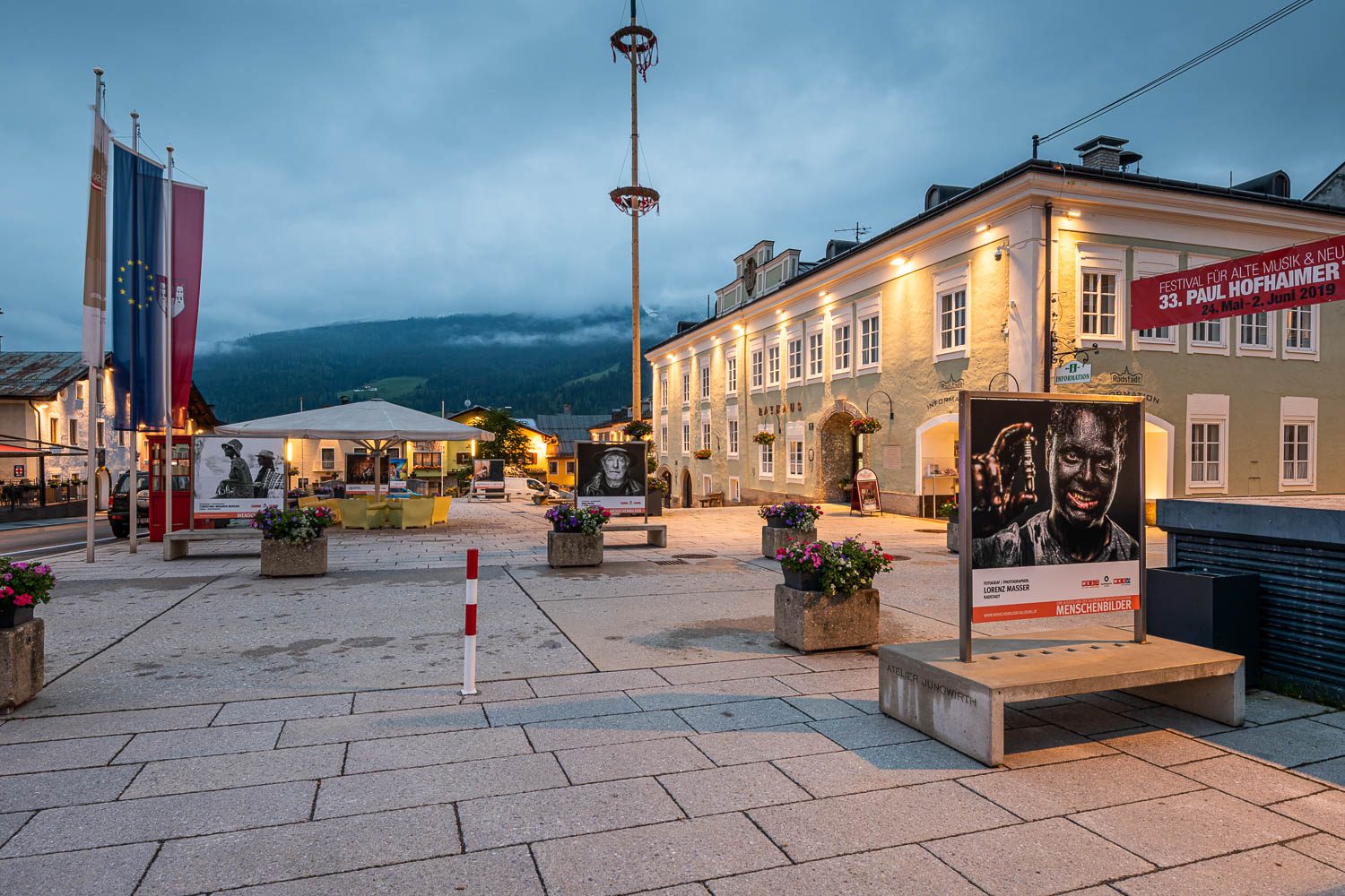 Fotograf Radstadt, Fotograf Ennspongau, Menschenbilder am Stadtplatz, Menschenbild von Lorenz Masser