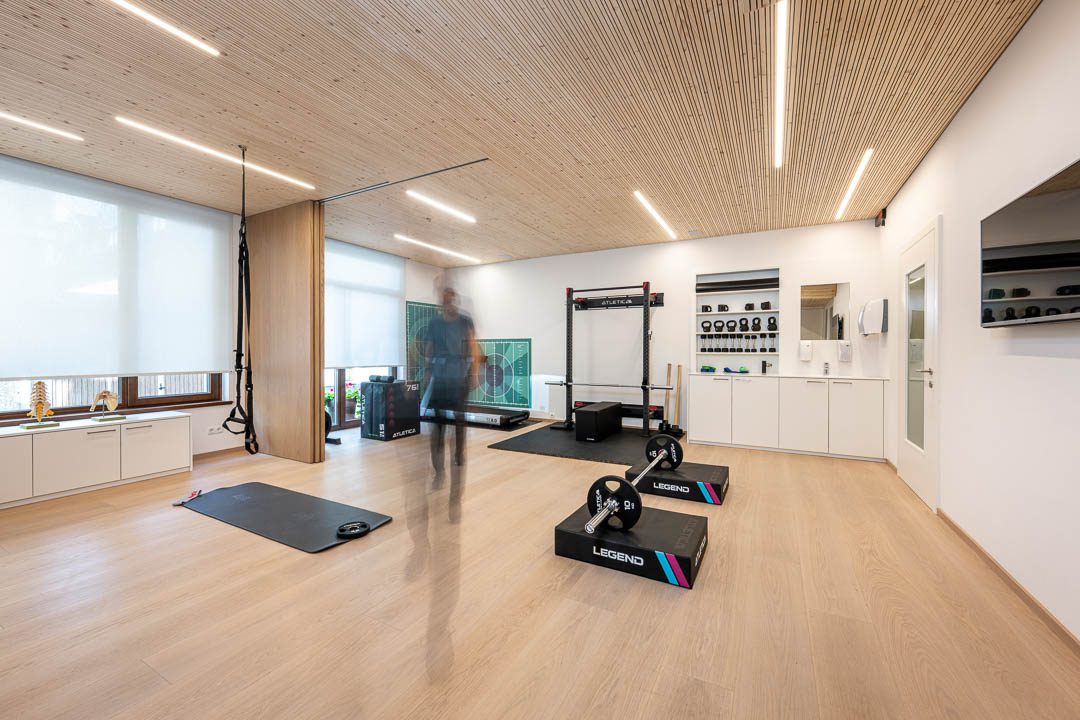 Architekturfoto einer neuen Physiotherapiepraxis mit modernen Räumen